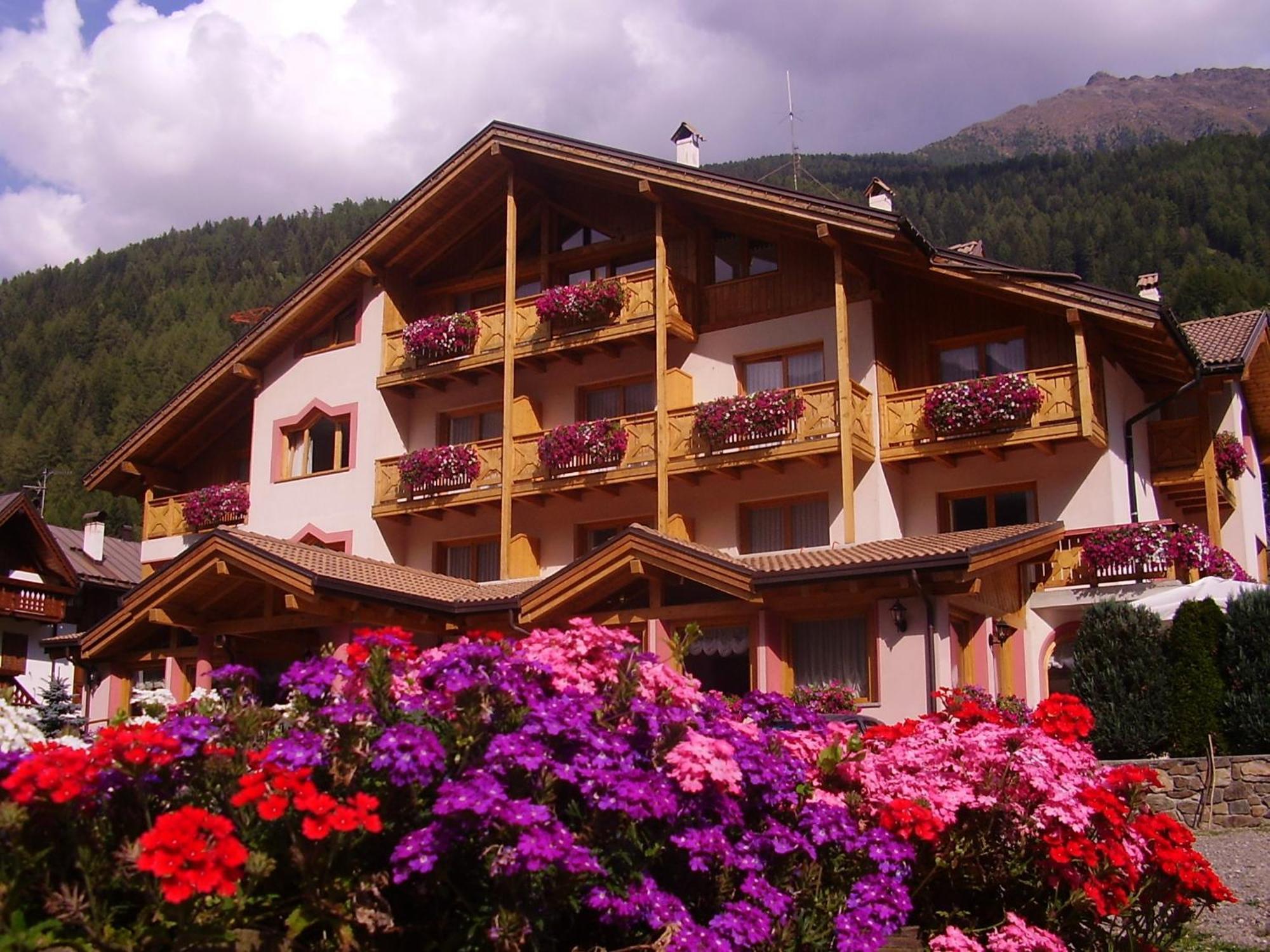 Active Hotel Gran Zebru' Cogolo Exterior foto